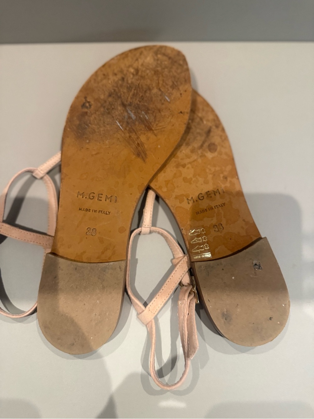M. Gemi Blush Leather T‑Strap Sandals - Picture 4 of 5
